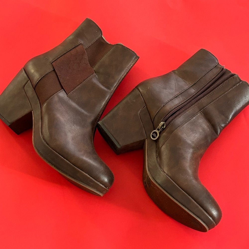 JBU booties size 7